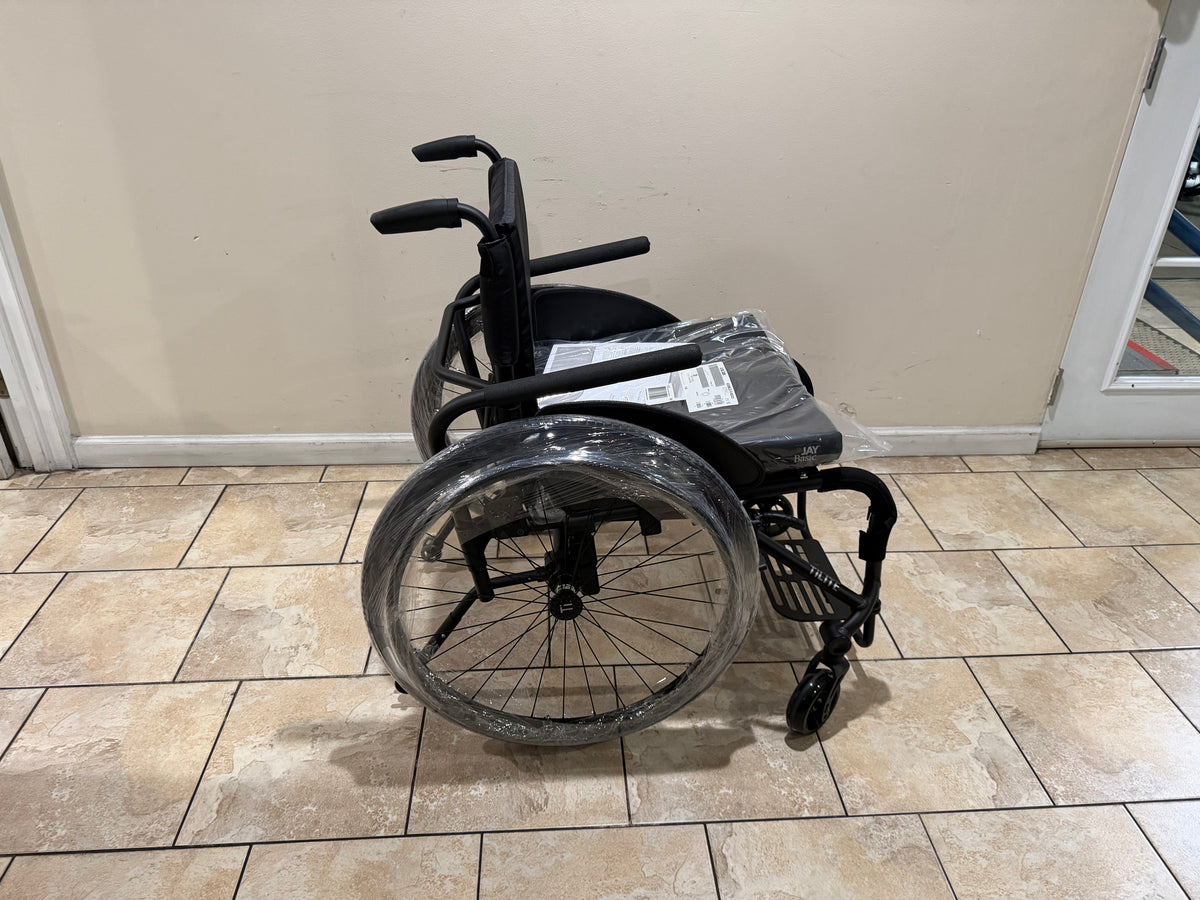 TiLite Aero T Heavy Duty Ultra Light Wheelchair