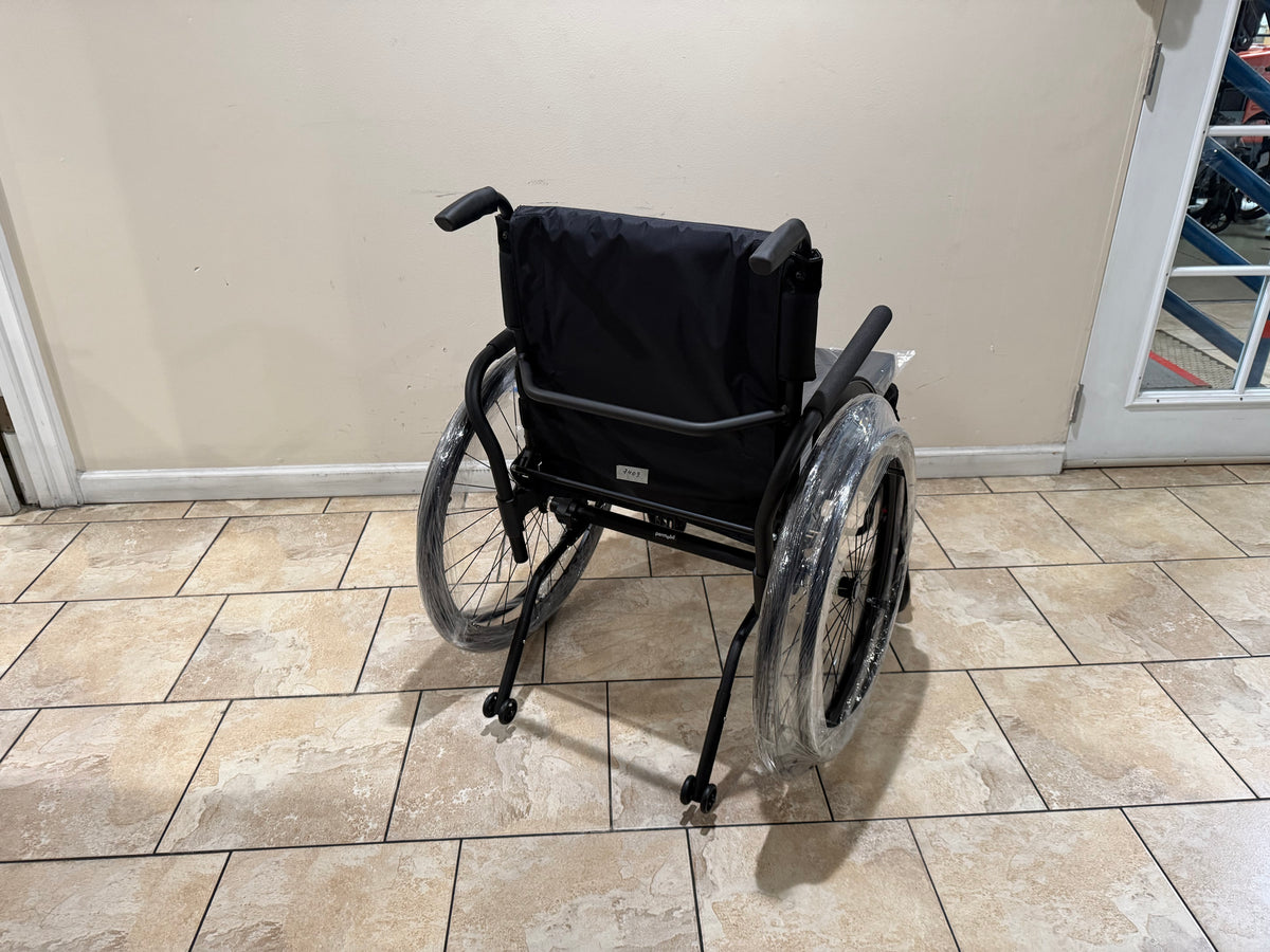 TiLite Aero T Heavy Duty Ultra Light Wheelchair