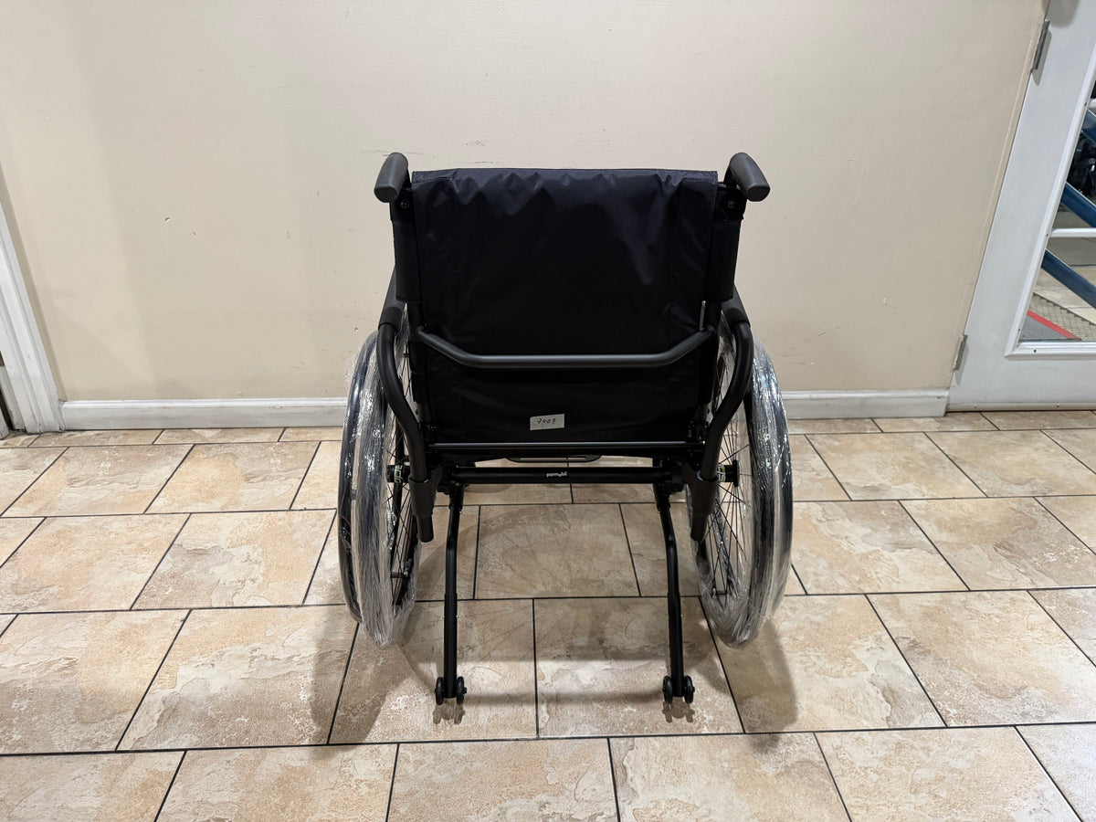 TiLite Aero T Heavy Duty Ultra Light Wheelchair