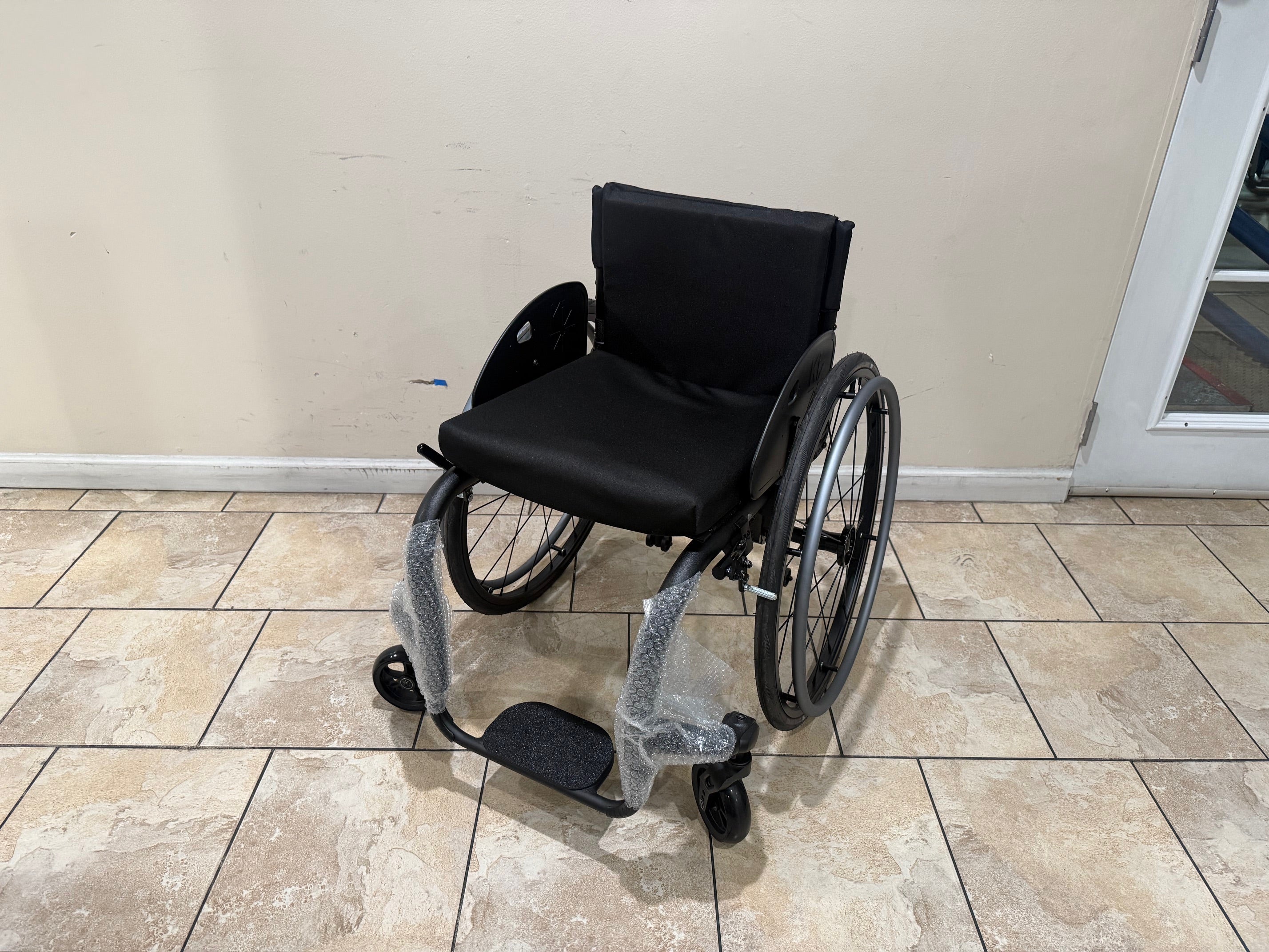 Ki Mobility Rogue 2 Ultra Light Wheelchair