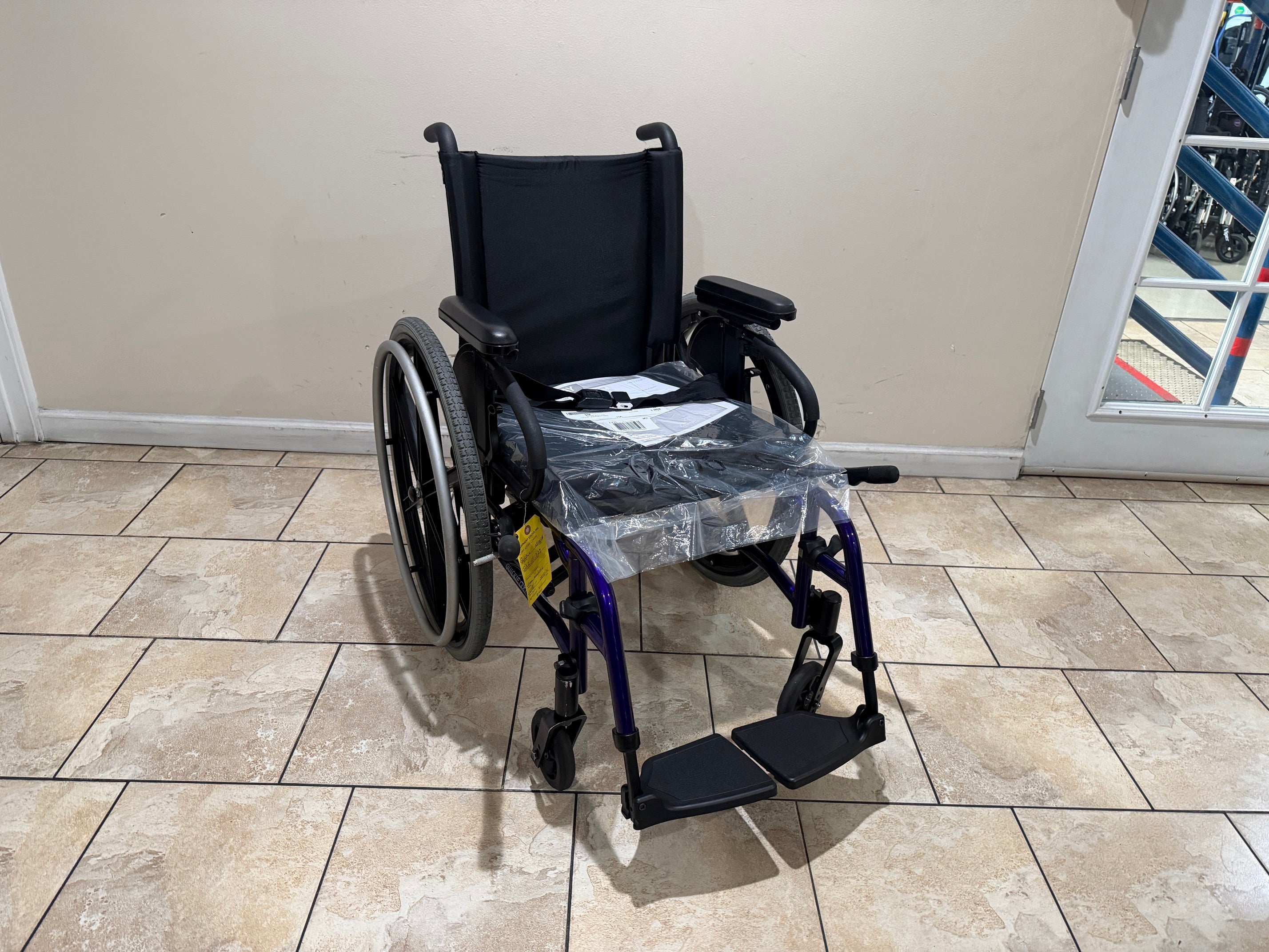 Quickie QXi Lightweight Folding Wheelchair