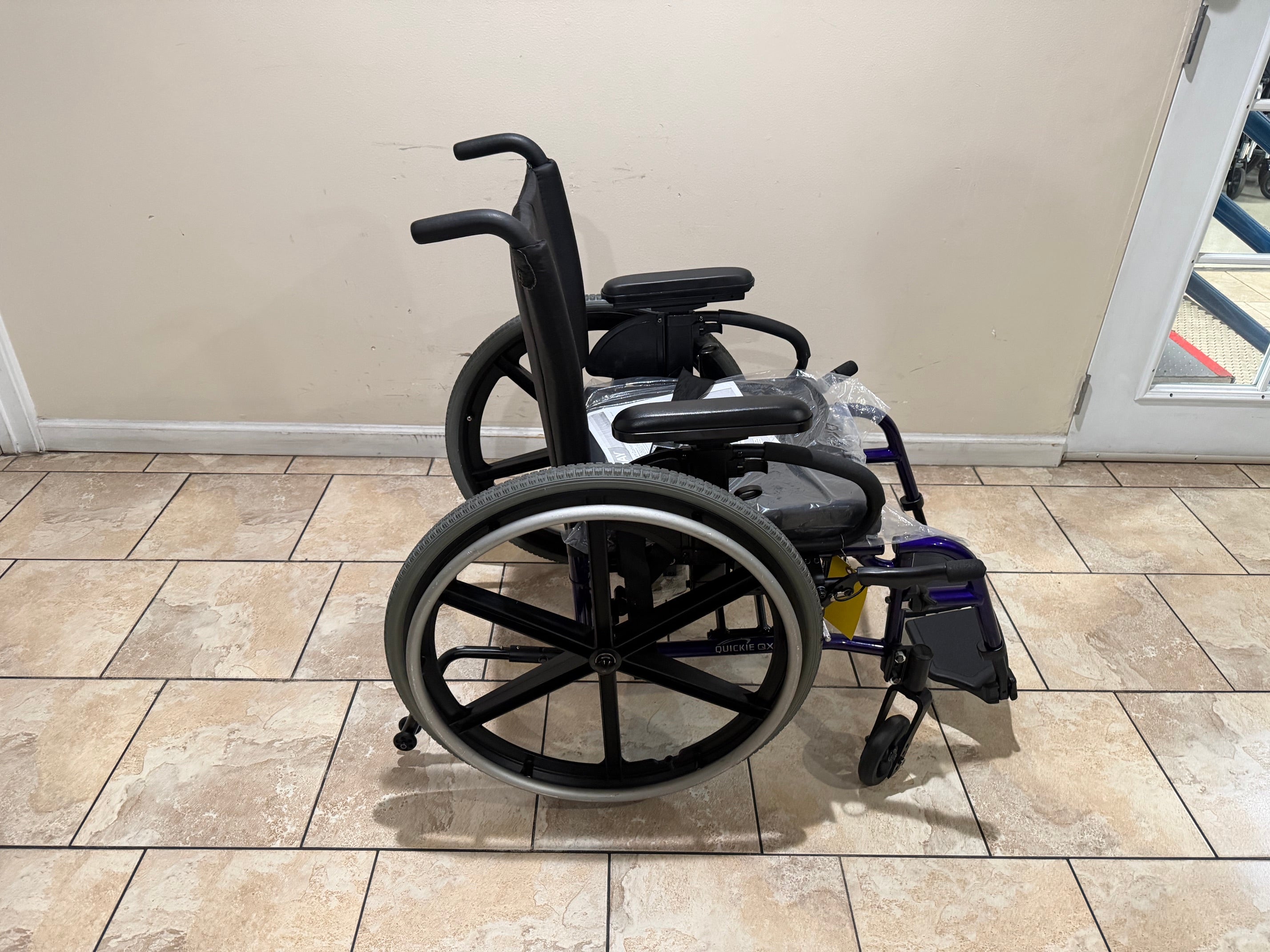Quickie QXi Lightweight Folding Wheelchair