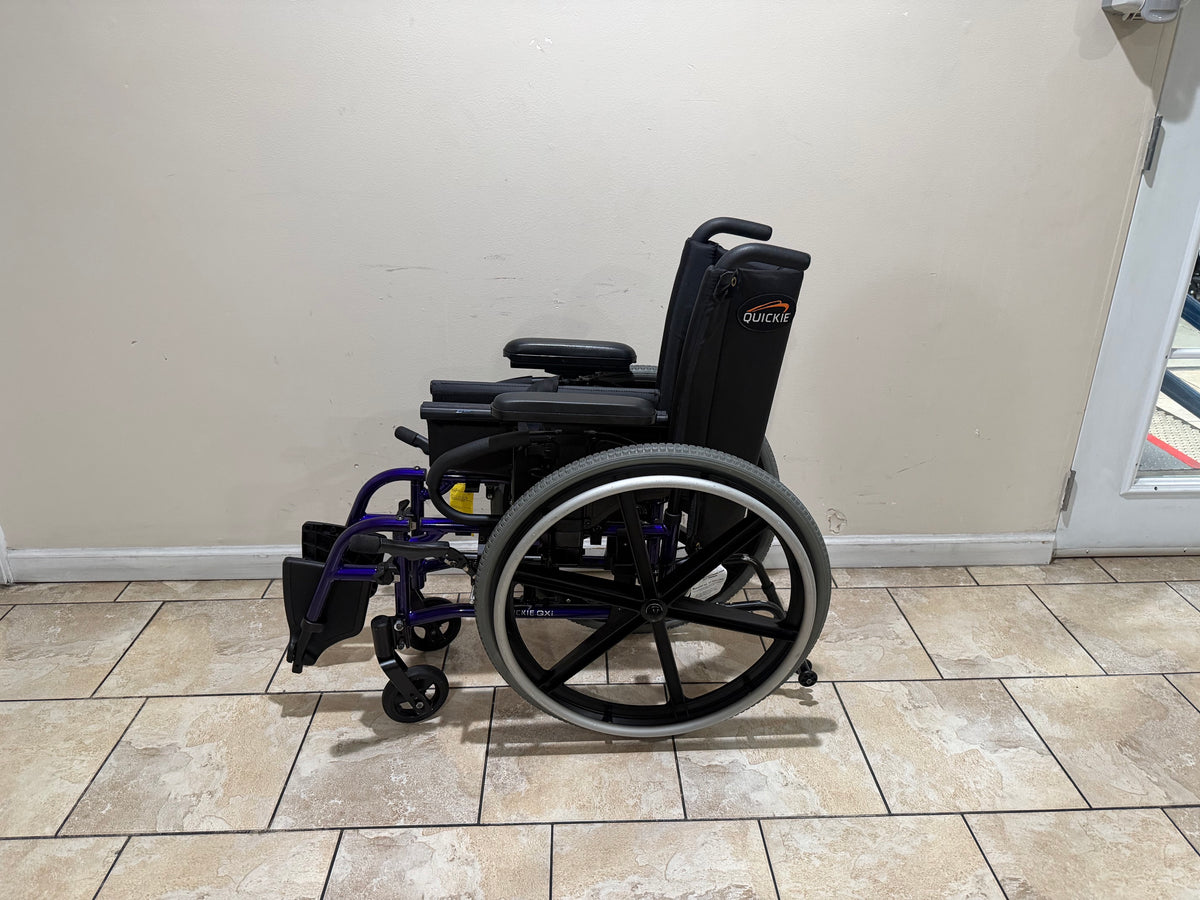 Quickie QXi Lightweight Folding Wheelchair