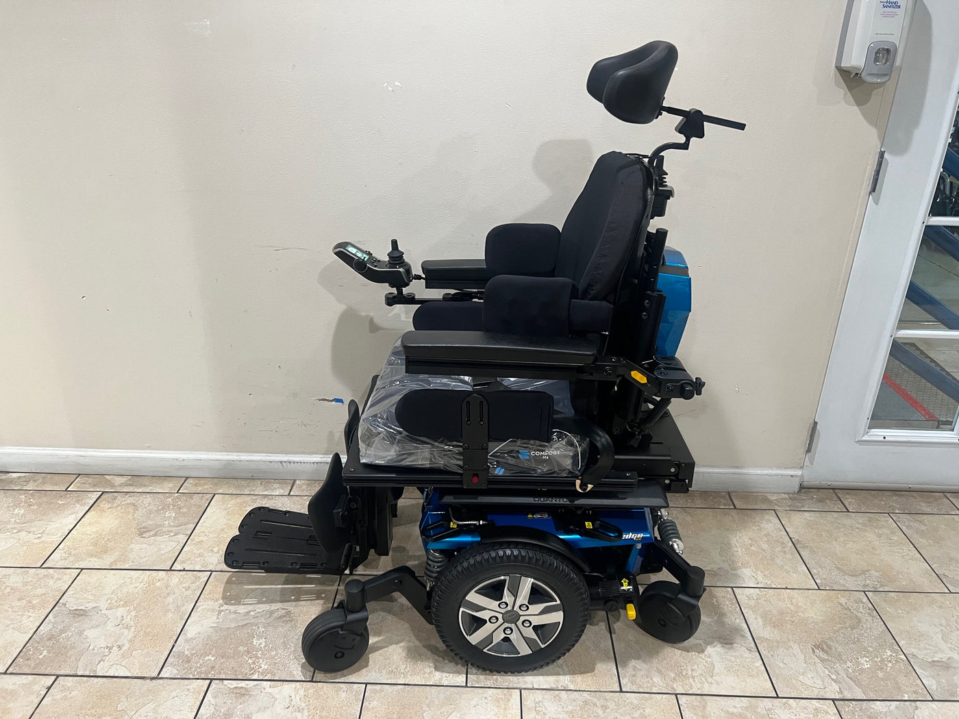 Quantum Rehab Q6 Edge 2.0 Electric Wheelchair