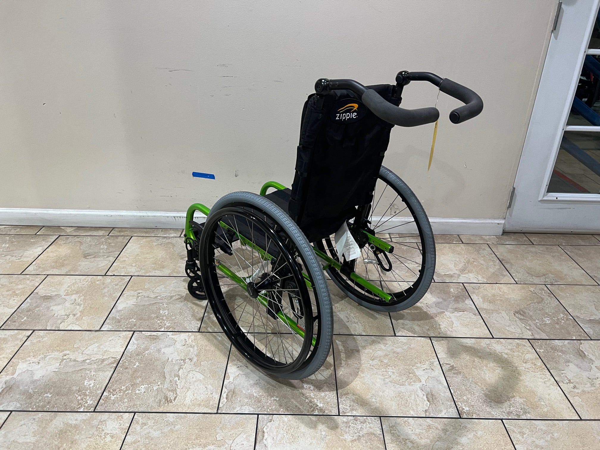 きぃぃ Quickie Zippie X'Cape Ultra Light Pediatric Wheelchair – Open Box