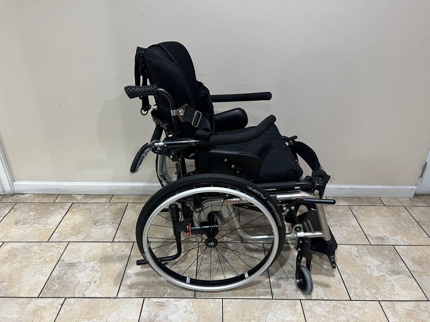 LEVO LCEV Standing Wheelchair