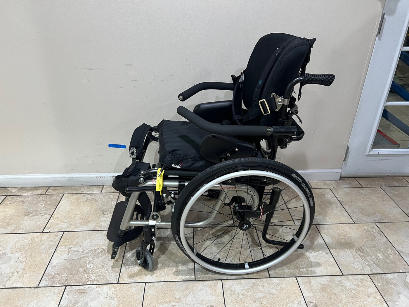 LEVO LCEV Standing Wheelchair