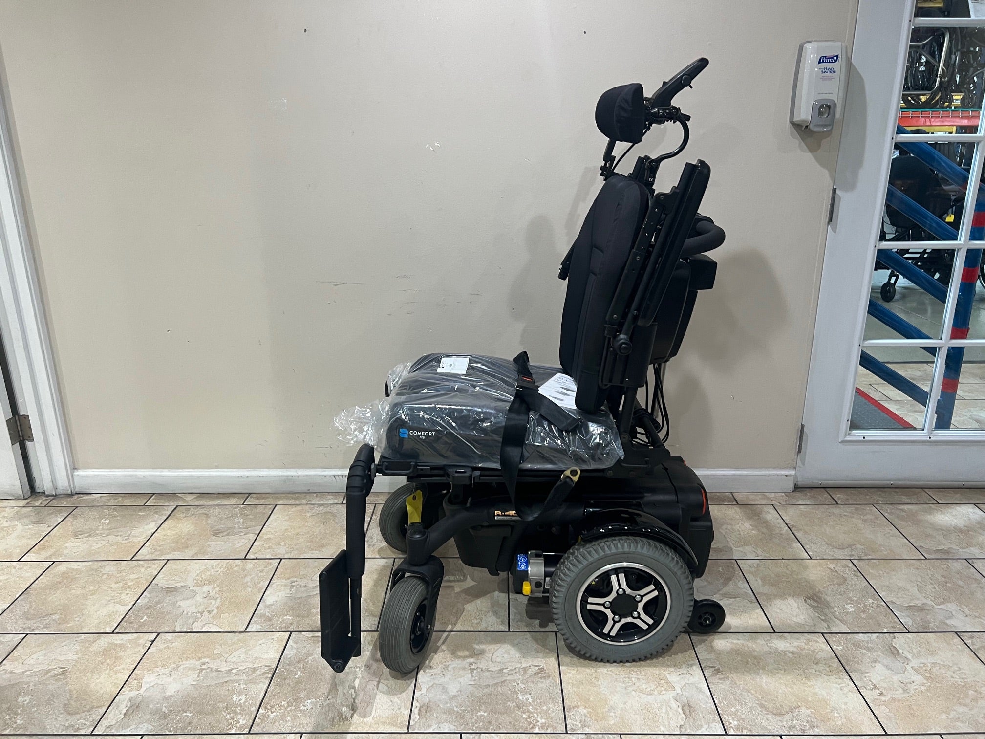 Quantum R-4000 Rear-Wheel Drive Power Chair with High-Speed Motors