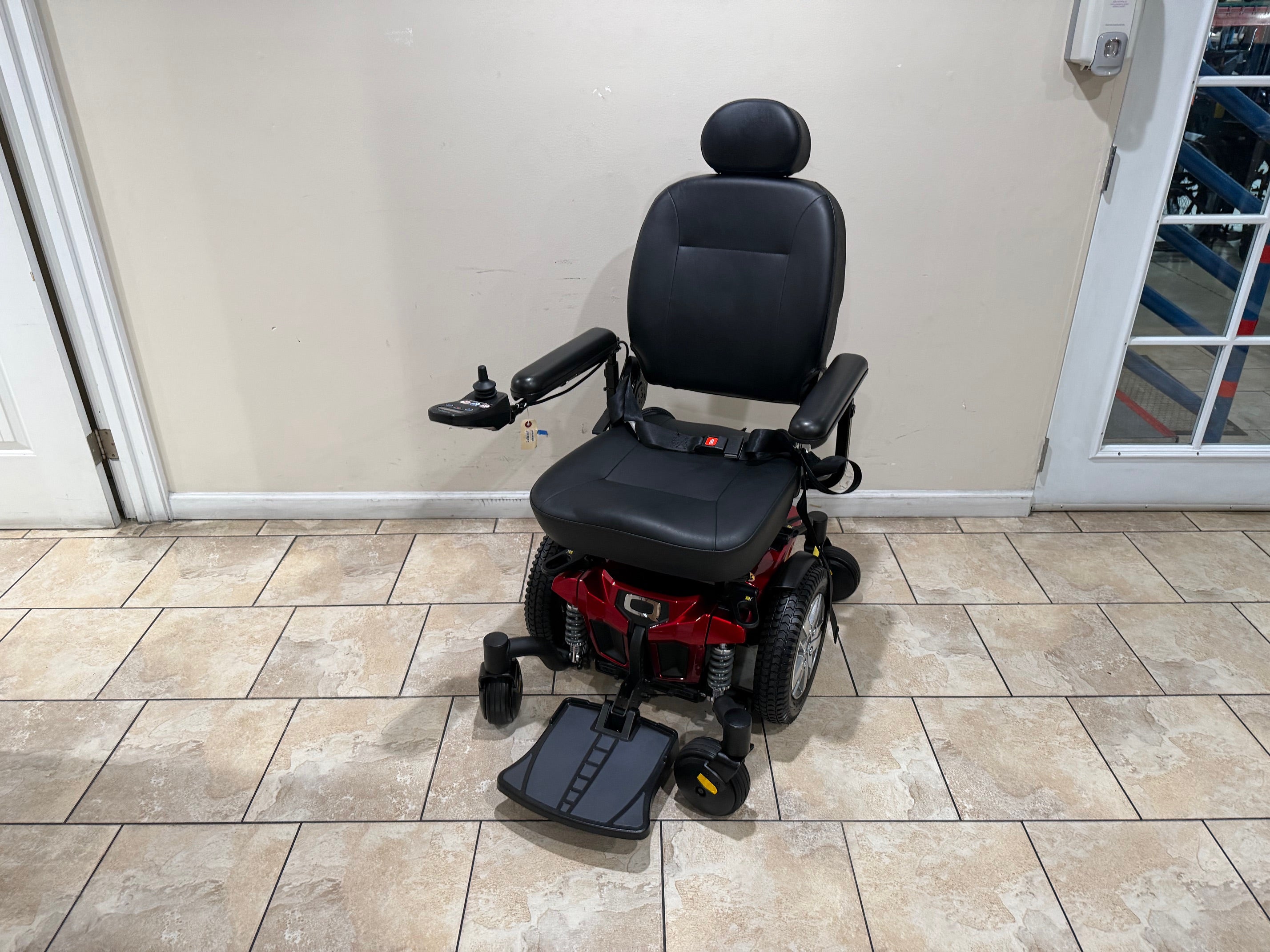Quantum J4 Power Wheelchair with Captain Seat