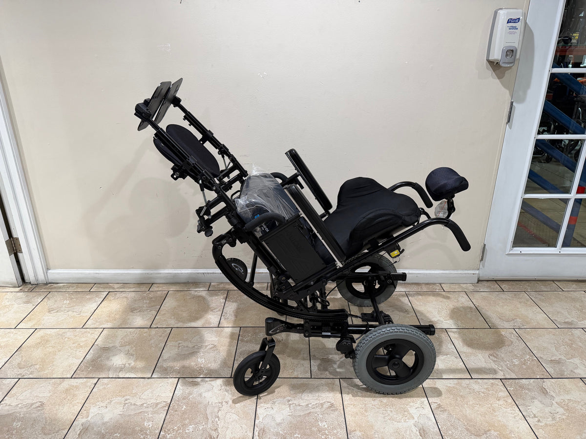 QUICKIE IRIS Manual Tilt Wheelchair