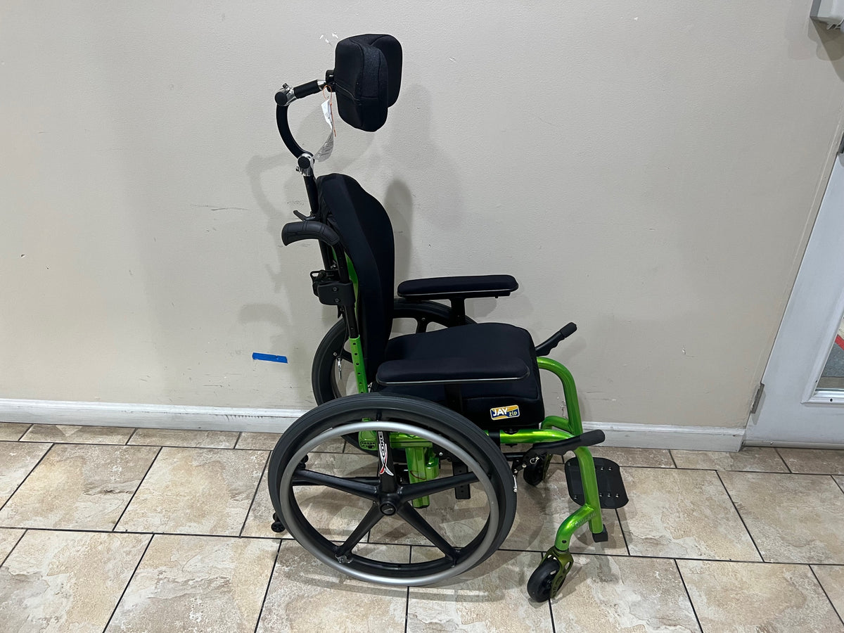 Quickie Xenon² Lightweight Folding Wheelchair