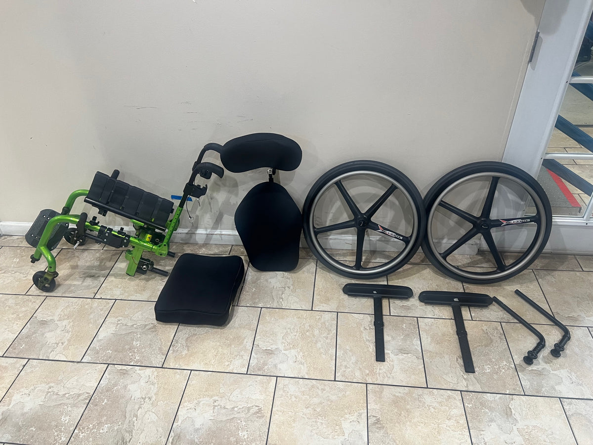 Quickie Xenon² Lightweight Folding Wheelchair