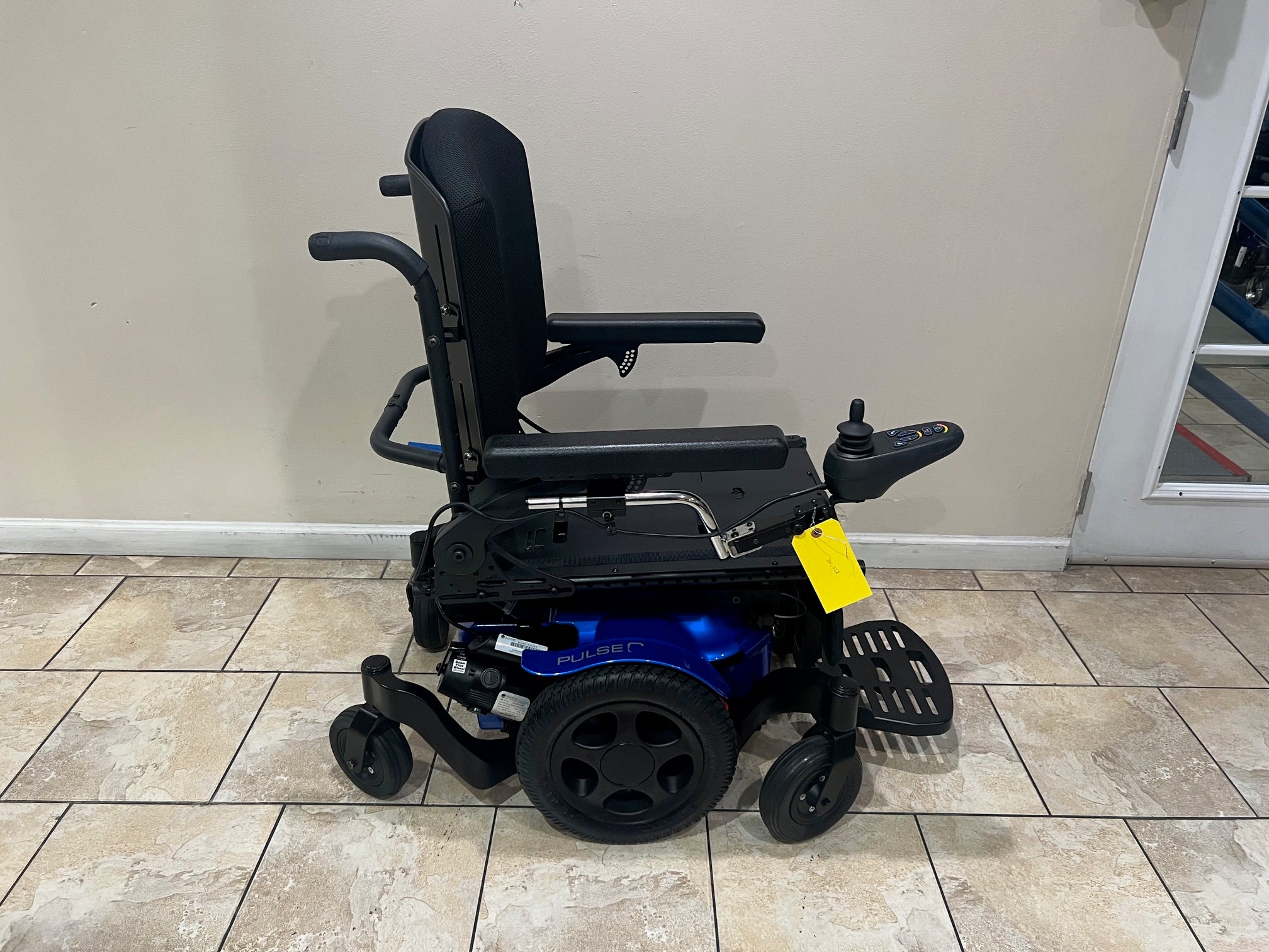 Used Sunrise Medical Quickie Pulse 6 Power Wheelchair – Open Box