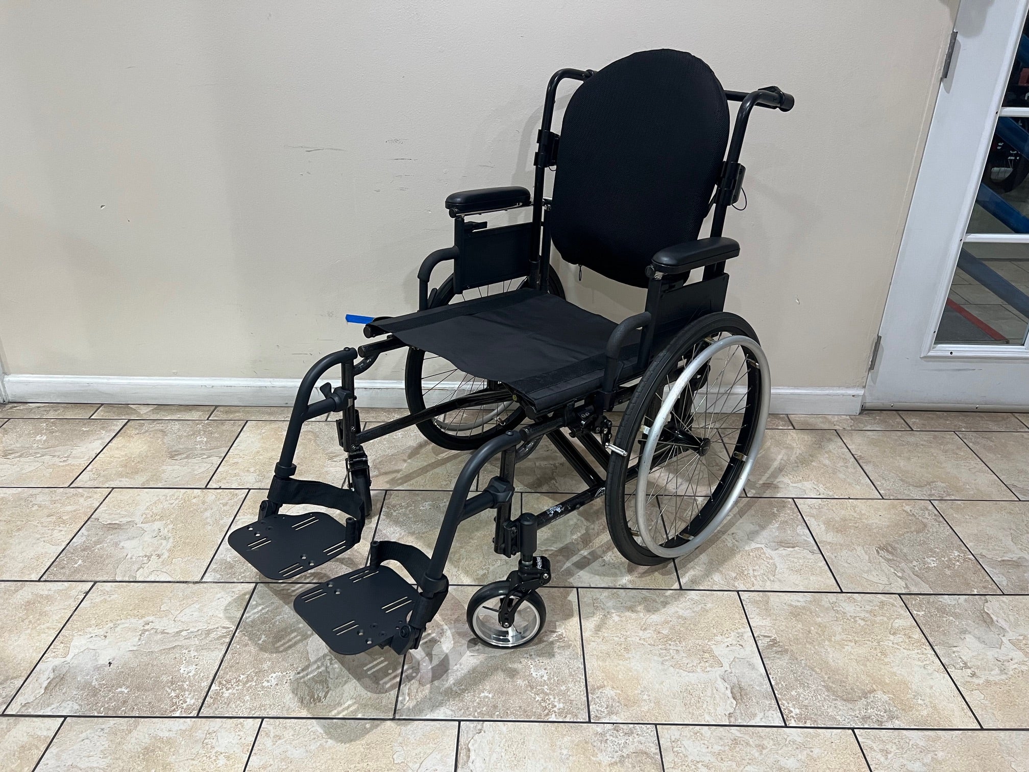 Sunrise Medical Quickie 2 Heavy Duty Ultra Lightweight Wheelchair