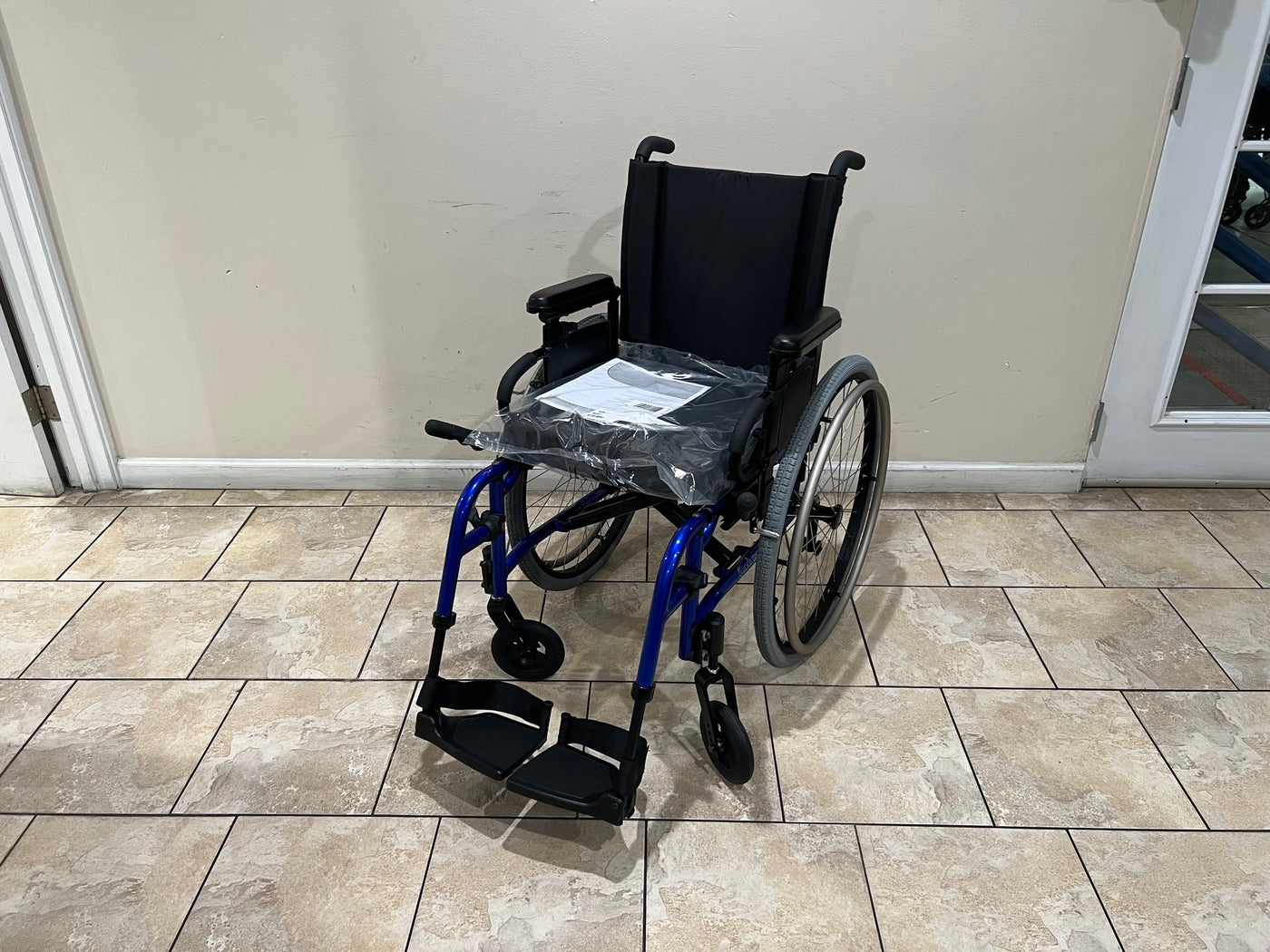Quickie QXi Folding Ultra Light Wheelchair