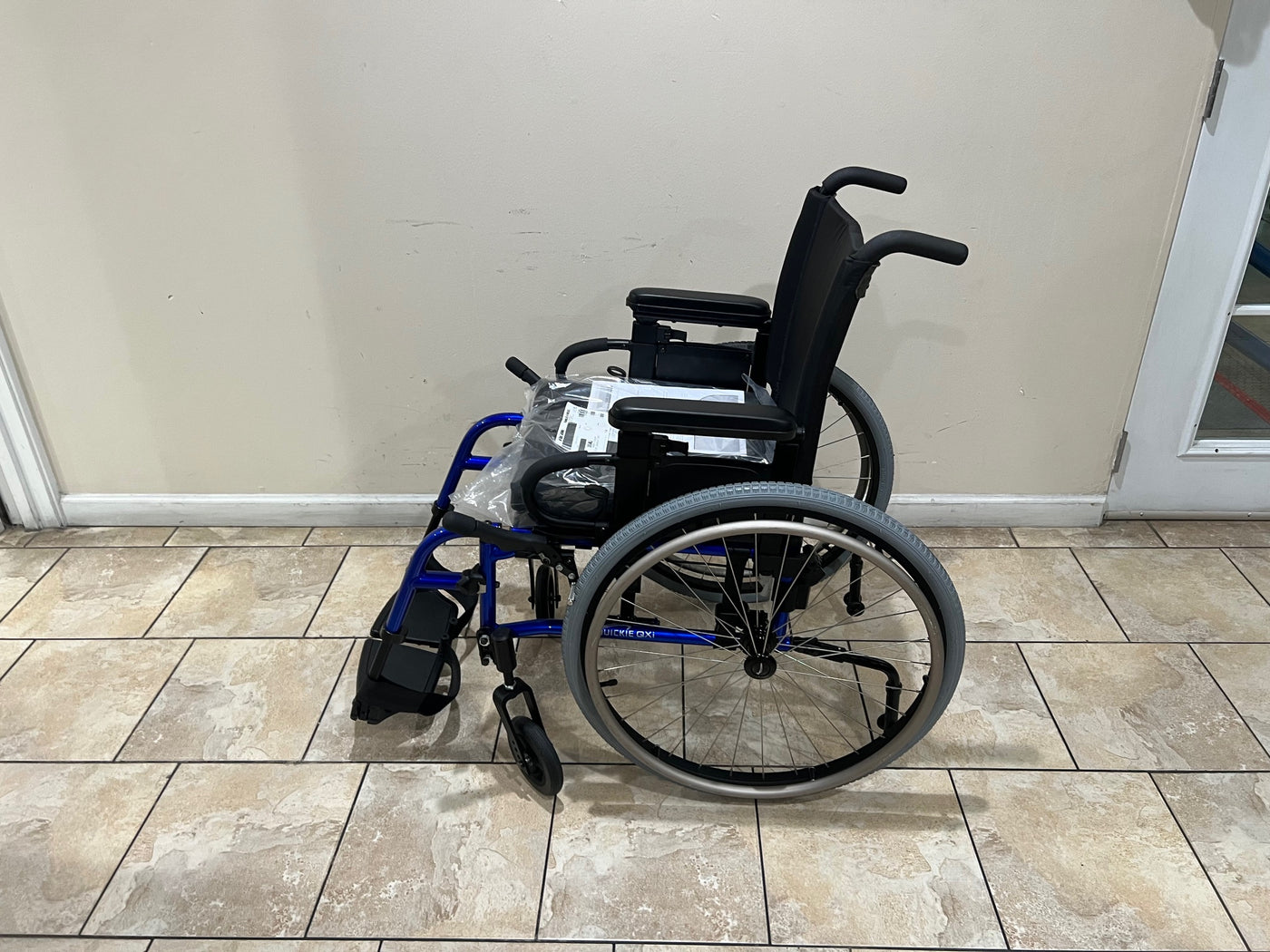 Quickie QXi Folding Ultra Light Wheelchair