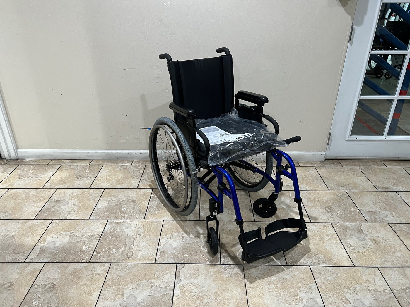 Quickie QXi Folding Ultra Light Wheelchair