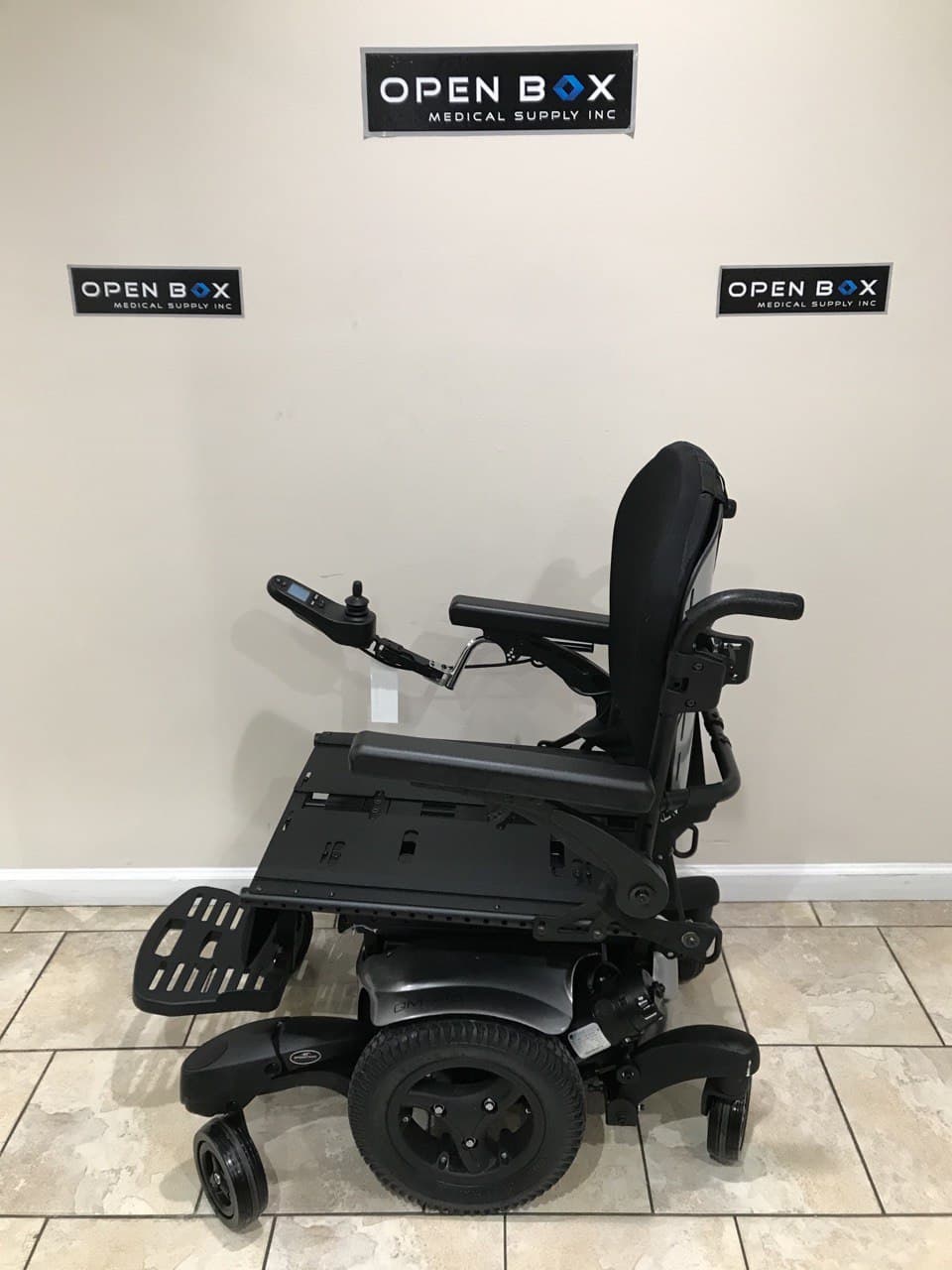 Quickie QM-715 with Electric Tilt