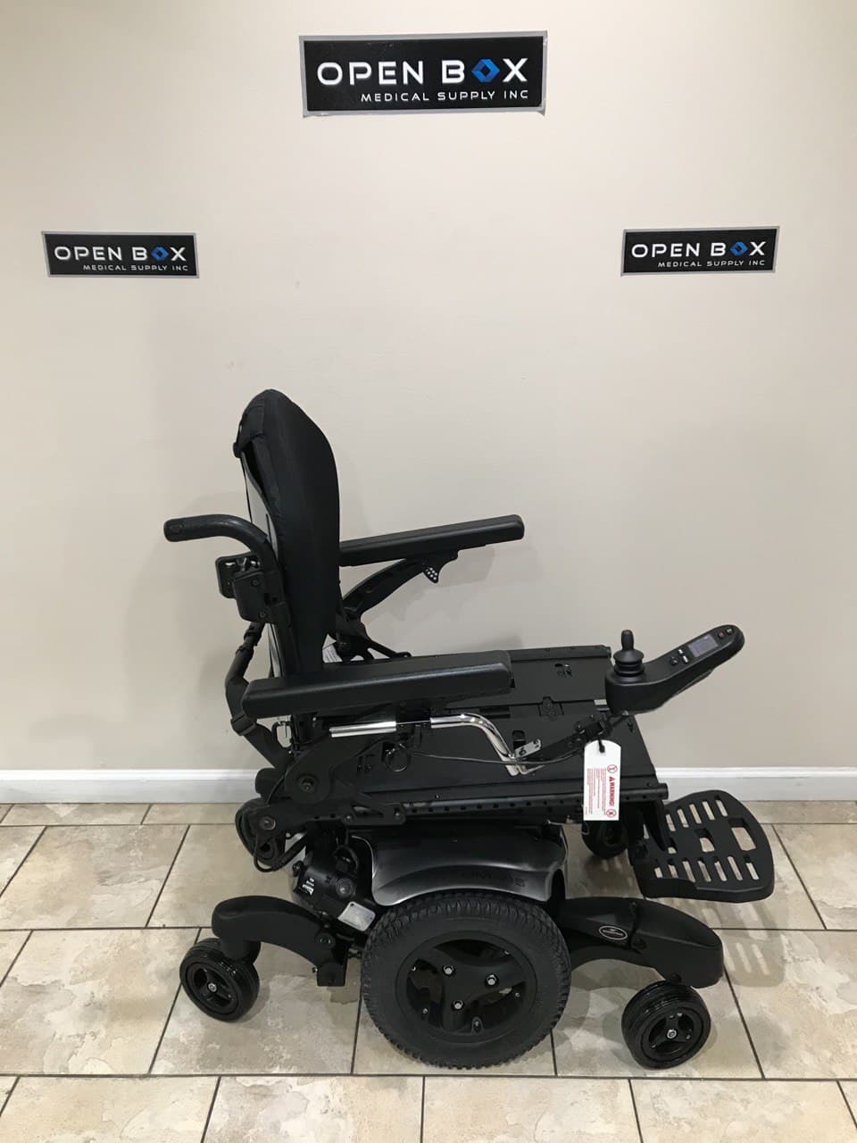 Quickie QM-715 with Electric Tilt