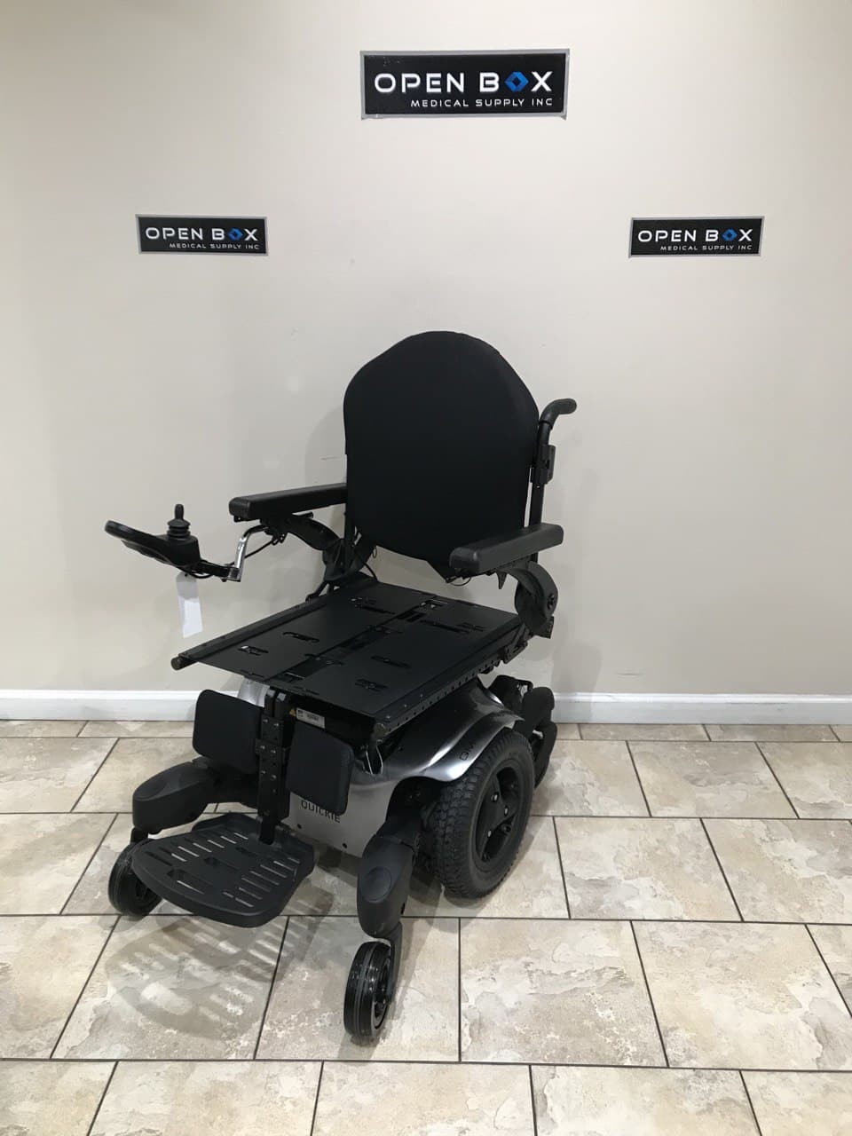 Quickie QM-715 with Electric Tilt